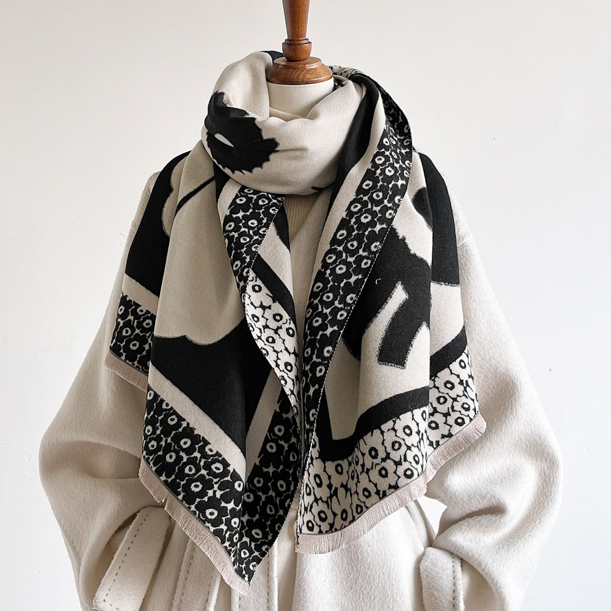 Scarf Women Large Flower Jacqu - огляд і ціна Cashmere Scarf